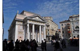 Unica Nel Cuore Storico Di Trieste
